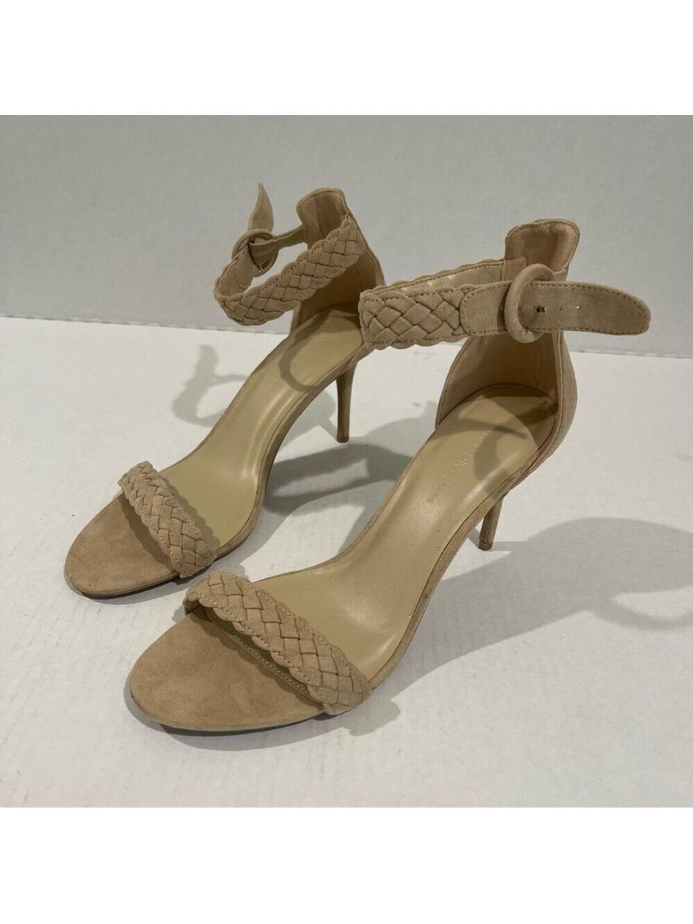 Women’s Wild Diva Beige High Heels Size 10 US!